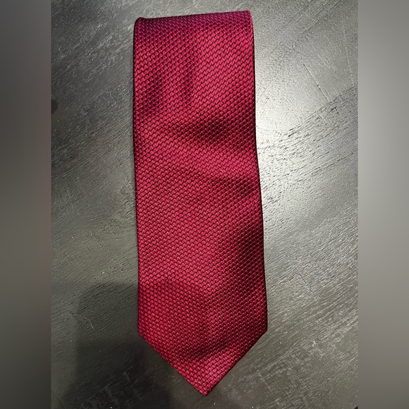 Red Men's Classic Tie 100% silk - Picture 1 of 3